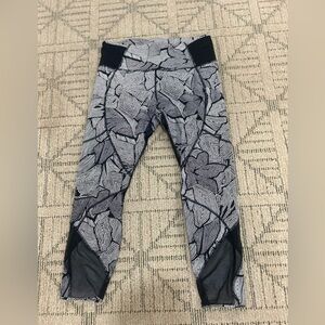 Lululemon Pace Rival Crop Leggings in Dottie Tribe Size 10